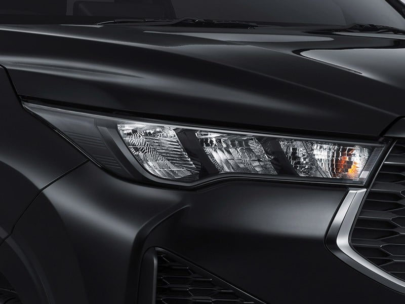 Đèn pha LED của Toyota Innova 2023 bản G CVT thấp nhất
