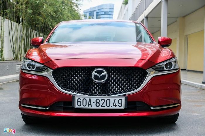  Mazda6 dẫn đầu bảng xếp hạng doanh số phân khúc sedan cỡ D trong tháng 10. Ảnh: Minh Quân. 
