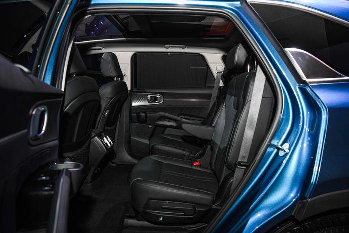  Sorento HEV vẫn có 4 chế độ lái, bao gồm Comfort, Eco, Sport và Smart. Chế độ Smart sẽ tự động chuyển đổi giữa 3 chế độ còn lại. 