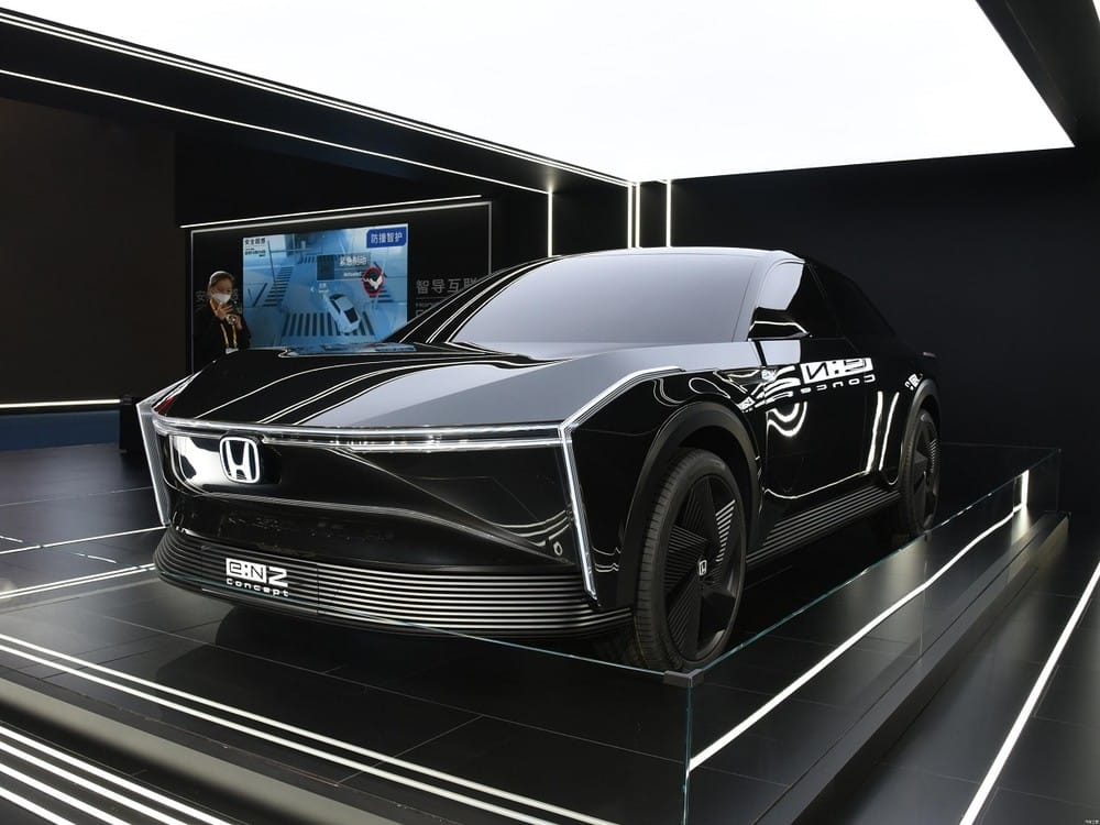 Honda e:N2 Concept là ô tô điện với thiết kế như xe trong phim khoa học viễn tưởng