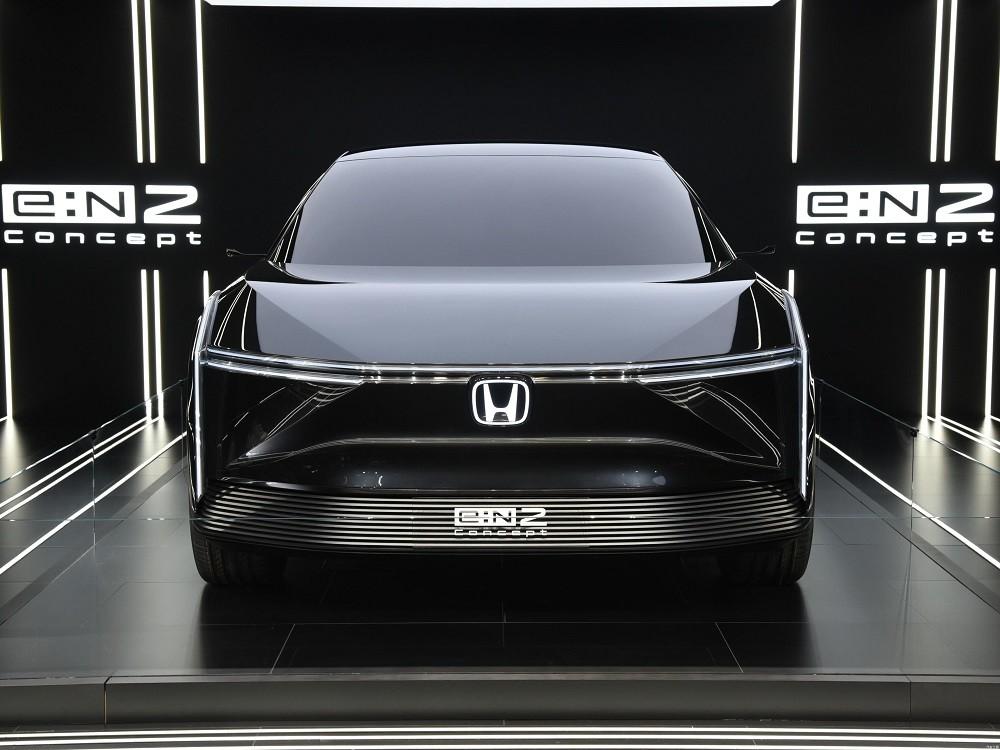 Honda e:N2 Concept sở hữu hốc gió trung tâm mở rộng sang hai bên