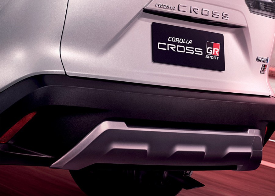 Ốp dưới cản sau của Toyota Corolla Cross GR Sport 2023