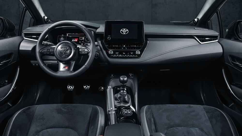 Nội thất của Toyota GR Corolla 2023 