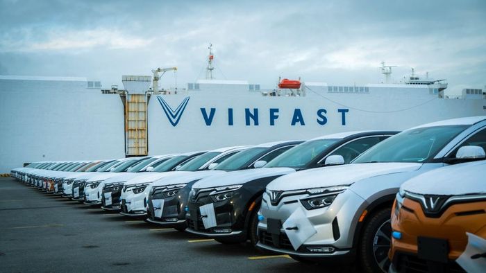 Ngày 25/11/2022, 999 chiếc xe điện VF 8 đầu tiên được xuất khẩu sang Mỹ, tạo nên thời khắc lịch sử cho nền công nghiệp ô tô trong nước.