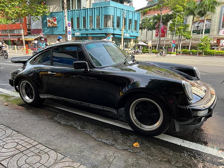 Chủ tịch Đặng Lê Nguyên Vũ cầm lái Porsche 930 Turbo Carrera "dạo phố" Sài Gòn - 5