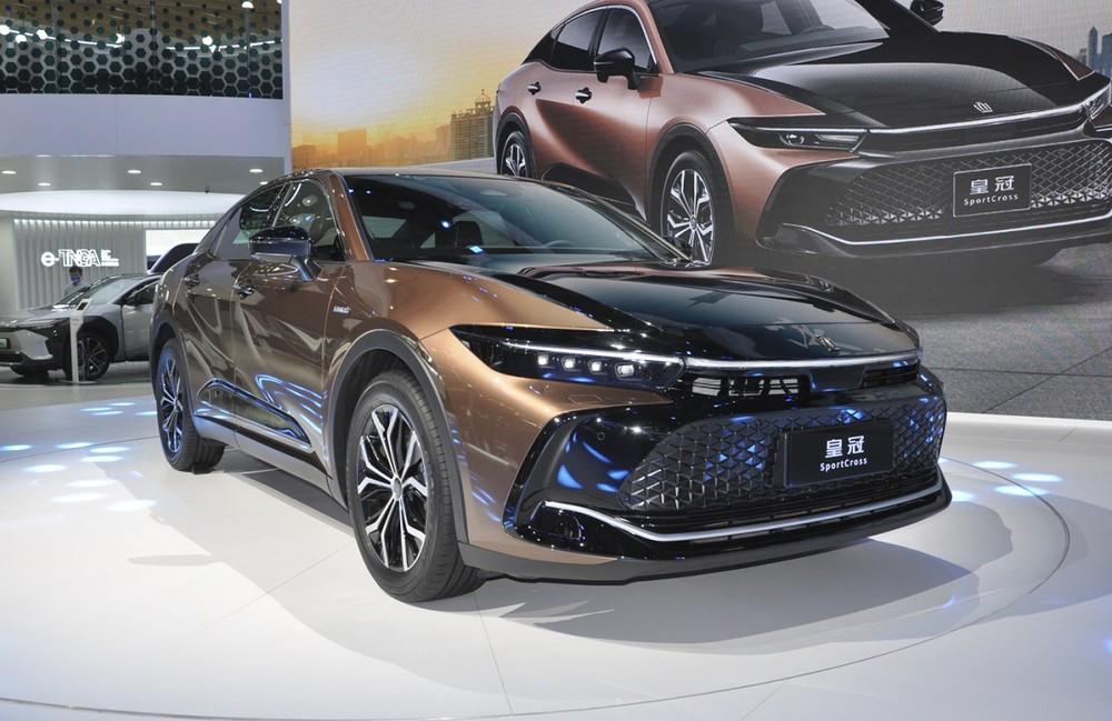 Toyota Crown SportCross 2023 có 2 loại động cơ hybrid