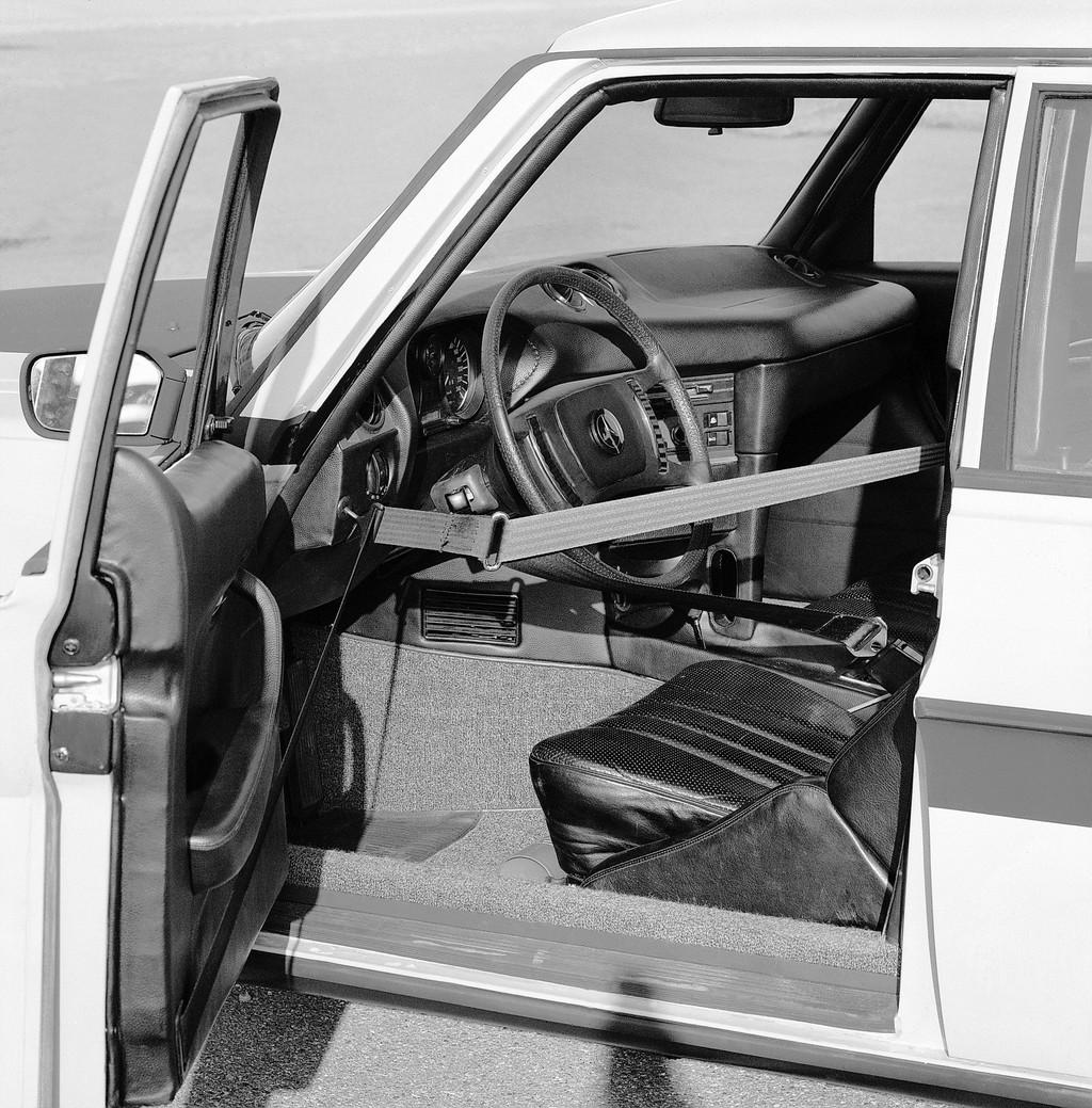 50 năm trước, Mercedes đã bắt đầu tiên phong nghiên cứu về công nghệ an toàn trên xe hơi ra sao? ảnh 4