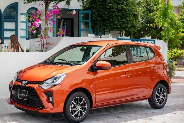 Toyota Wigo lần đầu ra mắt Việt Nam vào năm 2018. Mẫu hatchback hạng A nhập khẩu nguyên chiếc từ Indonesia này nhanh chóng thu hút được sự quan tâm của khách Việt nhờ yếu tố thương hiệu. Wigo chỉ tạo được sức hút trong giai đoạn đầu mở bán.