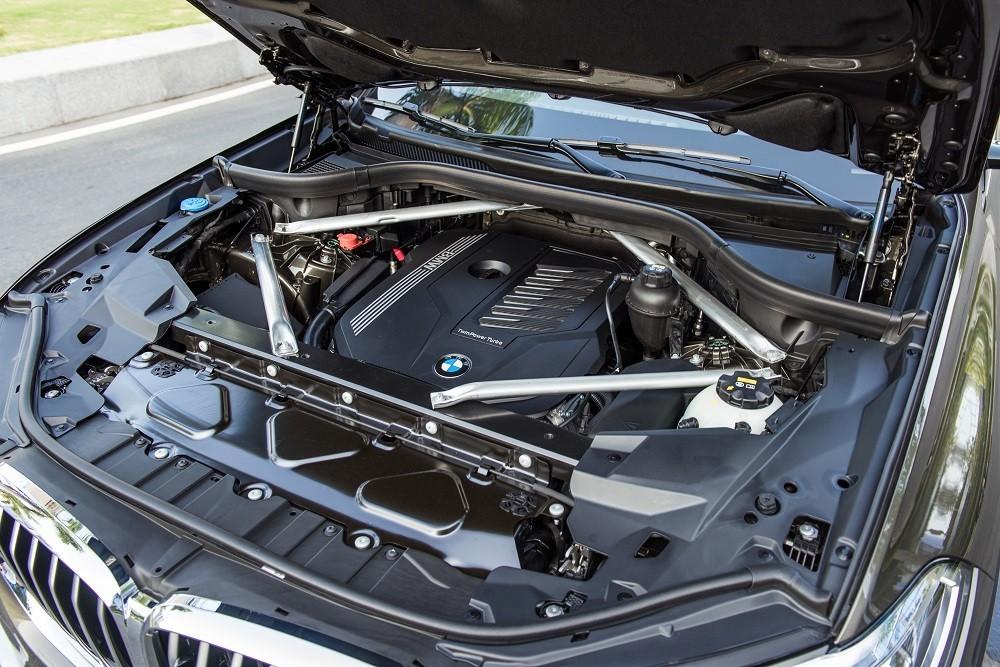 BMW X5 lắp ráp trong nước vẫn giữ nguyên khối động cơ như xe nhập khẩu.