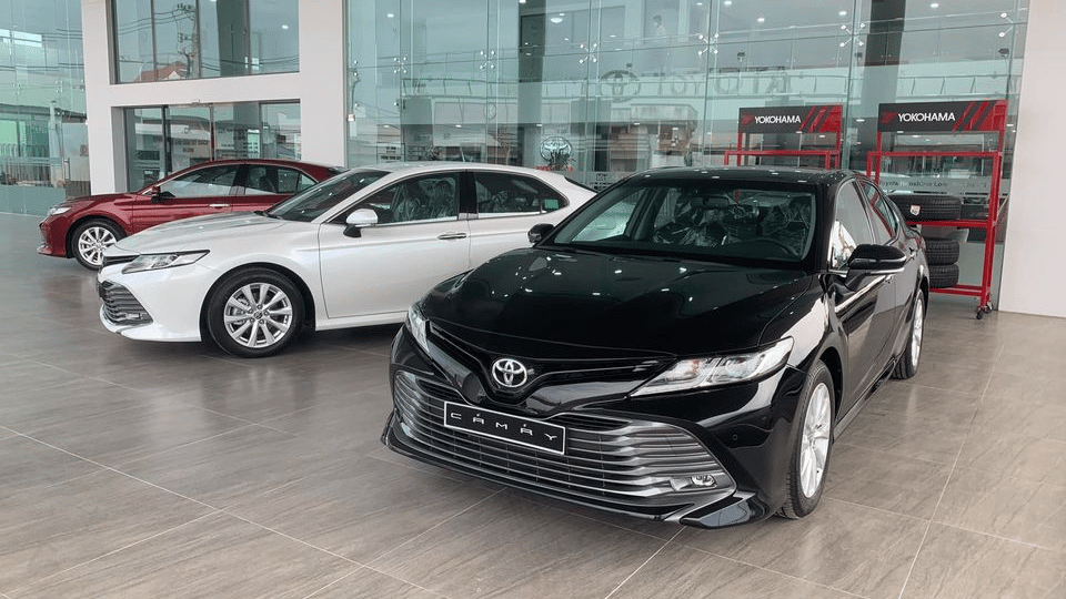Sedan hạng D năm 2022: VinFast Lux A2.0 dừng bán, Toyota Camry thống trị - ảnh 2