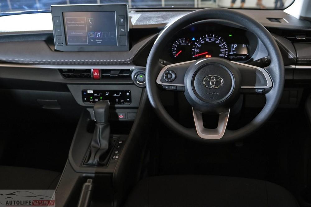 Nội thất của Toyota Vios 2023 bản tiêu chuẩn
