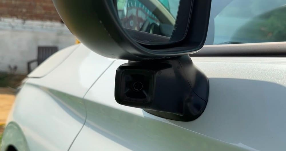 Camera tích hợp trên gương chiếu hậu của Honda City 2023