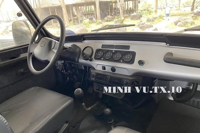 Vào năm 2016, 1 lô xe mới của UAZ đã được nhập vào Việt Nam, trong đó, chiếc xe Hunter được quan tâm với thiết kế hầm hố và giá bán chỉ từ 390 triệu đồng, tuy nhiên sau vài năm, sức hút của UAZ không còn được biết đến nhiều và đã lặng lẽ rút khỏi thị trường nước ta.