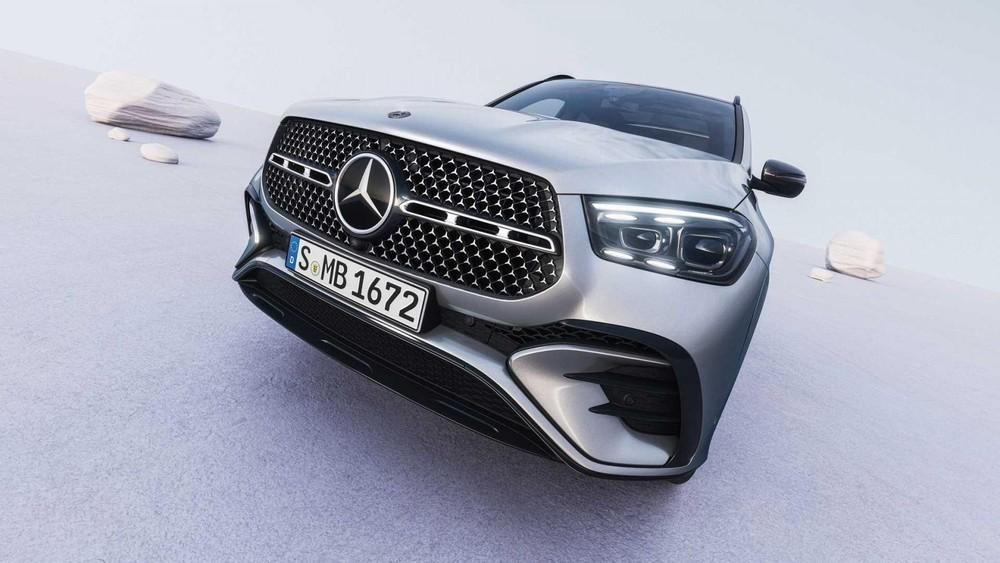 Cận cảnh đầu xe cải tiến nhẹ của Mercedes-Benz GLE 2024 