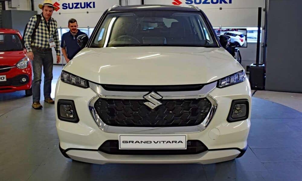 Cận cảnh thiết kế đầu xe của Suzuki Grand Vitara 2023