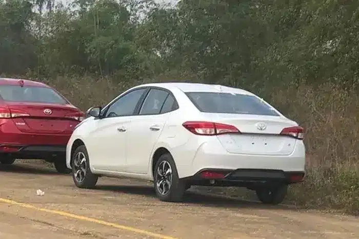 Nhiều người nhận định việc Toyota Vios 2023 ở Việt Nam chỉ có vài thay đổi nhỏ là do hãng vẫn còn tồn lượng xe đã lắp ráp.