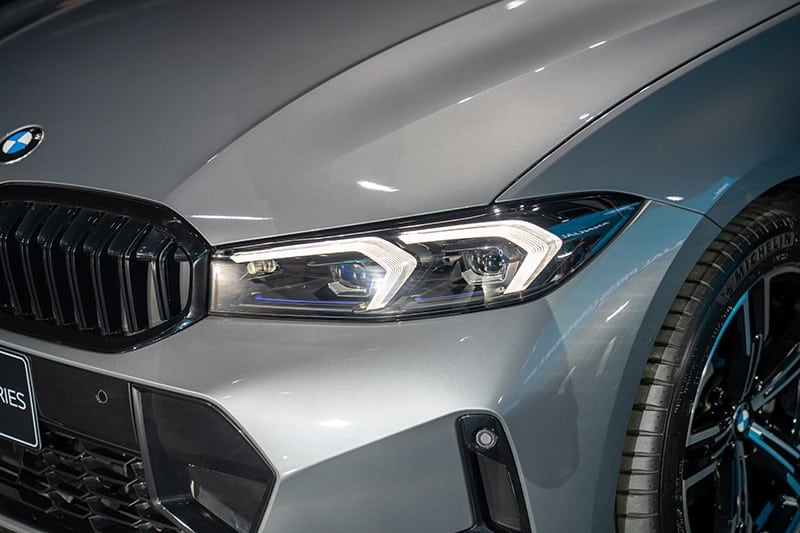 Đèn pha LED thích ứng của BMW 330 Li M Sport 2023