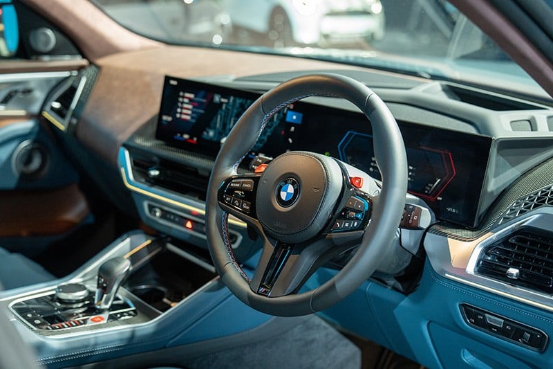 Vô lăng của BMW XM 2023