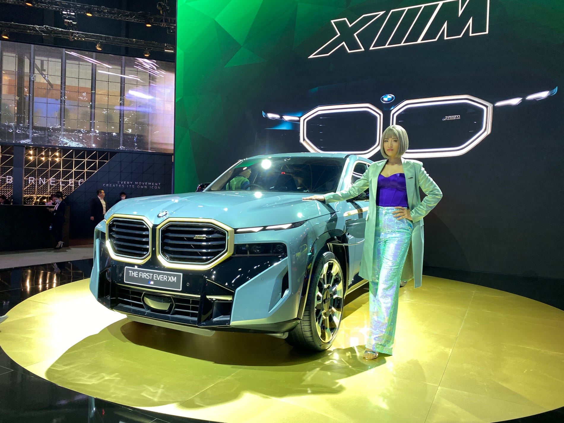Buồn cho BMW: SUV vừa ra mắt XM bị báo Tây chê xấu và nặng, đi không sướng dù giá đắt gần bằng xe Bentley - Ảnh 2.