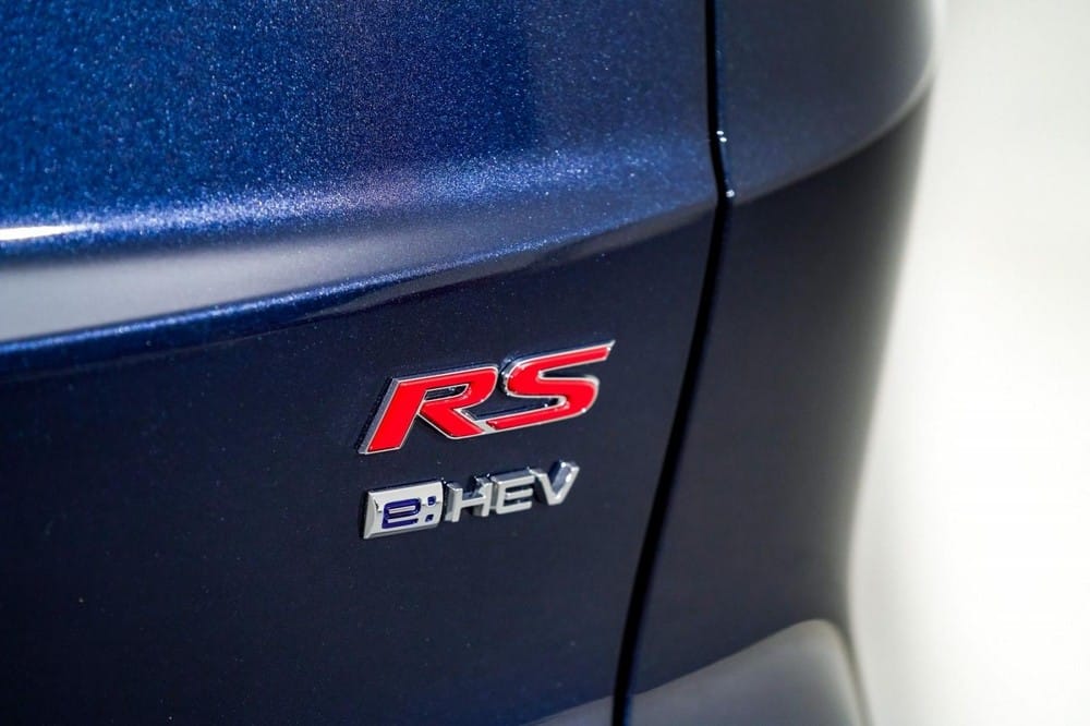 Logo RS trên cửa cốp của Honda CR-V e:HEV RS 4WD 2023