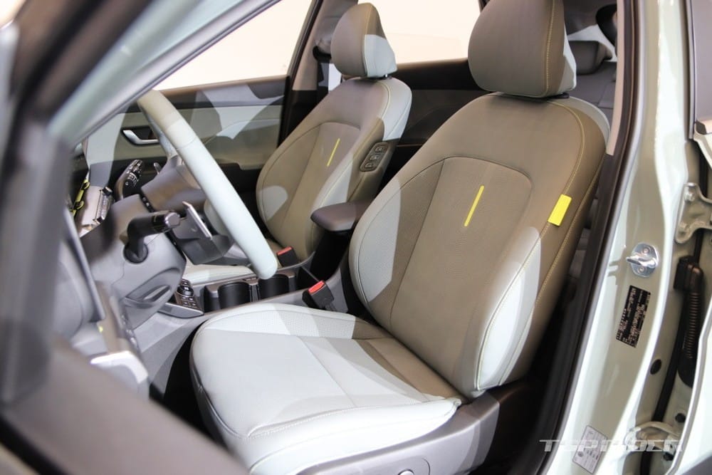 Ghế trước của Hyundai Kona Hybrid 2023