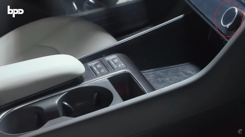 Phanh tay điện tử và núm xoay chỉnh điều hòa của Hyundai Sonata 2024 
