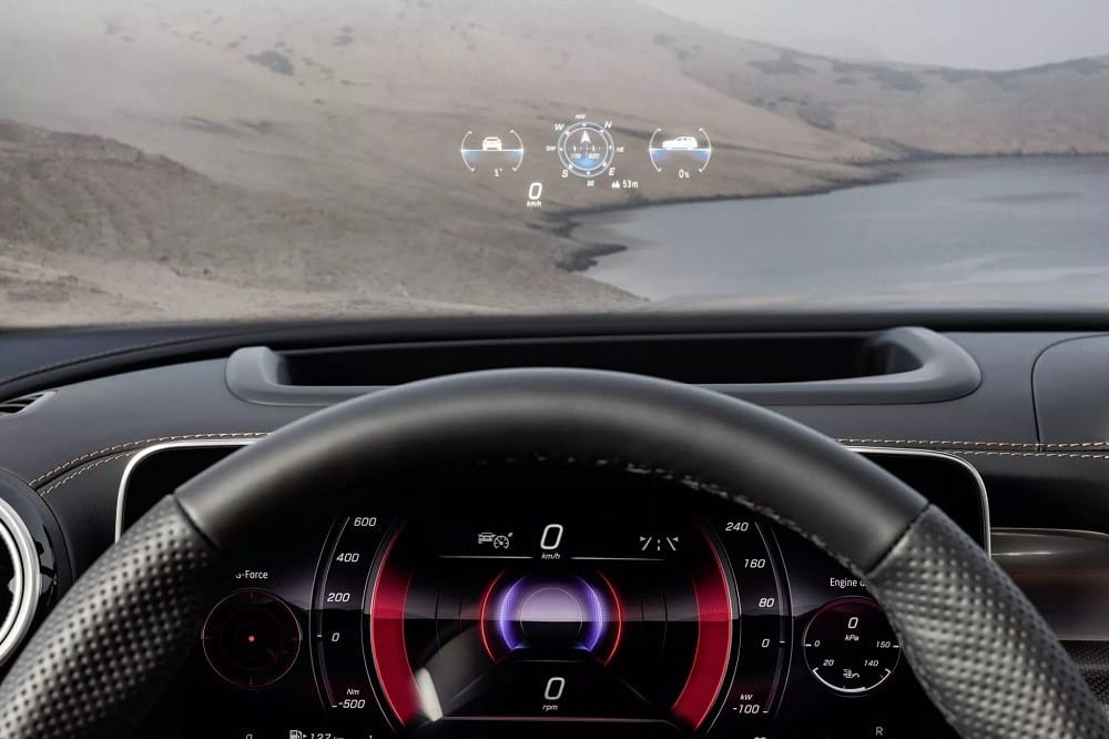 Mercedes-Benz GLC Coupe 2024 có màn hình hiển thị thông tin kính lái HUD