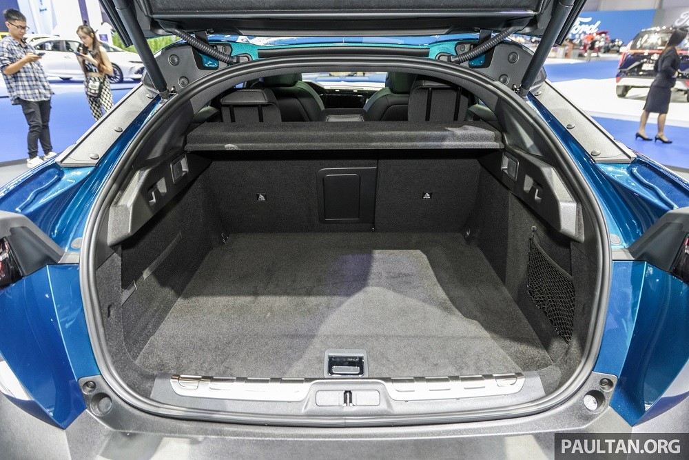 Khoang hành lý của Peugeot 408 2023