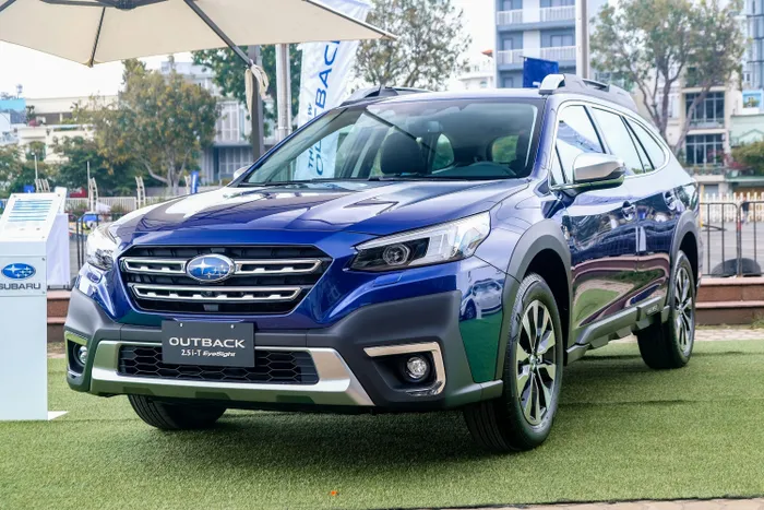  Subaru vừa giới thiệu Outback 2023 tại thị trường Việt Nam, sau đúng một năm ra mắt toàn cầu. Đây là phiên bản nâng cấp giữa vòng đời của Outback thế hệ thứ 6 ra mắt vào năm 2020. 