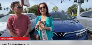 Vợ chồng "Chi đẹp Cali" Việt Kiều Mỹ bỏ cọc Tesla sang m ua VinFast VF8: "Tự hào, xúc động khi ngồi lên xe do người Việt Nam sản xuất"