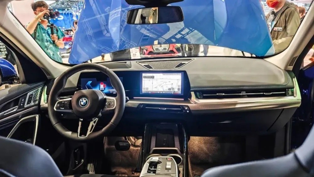 Nội thất của BMW iX1 L 2023