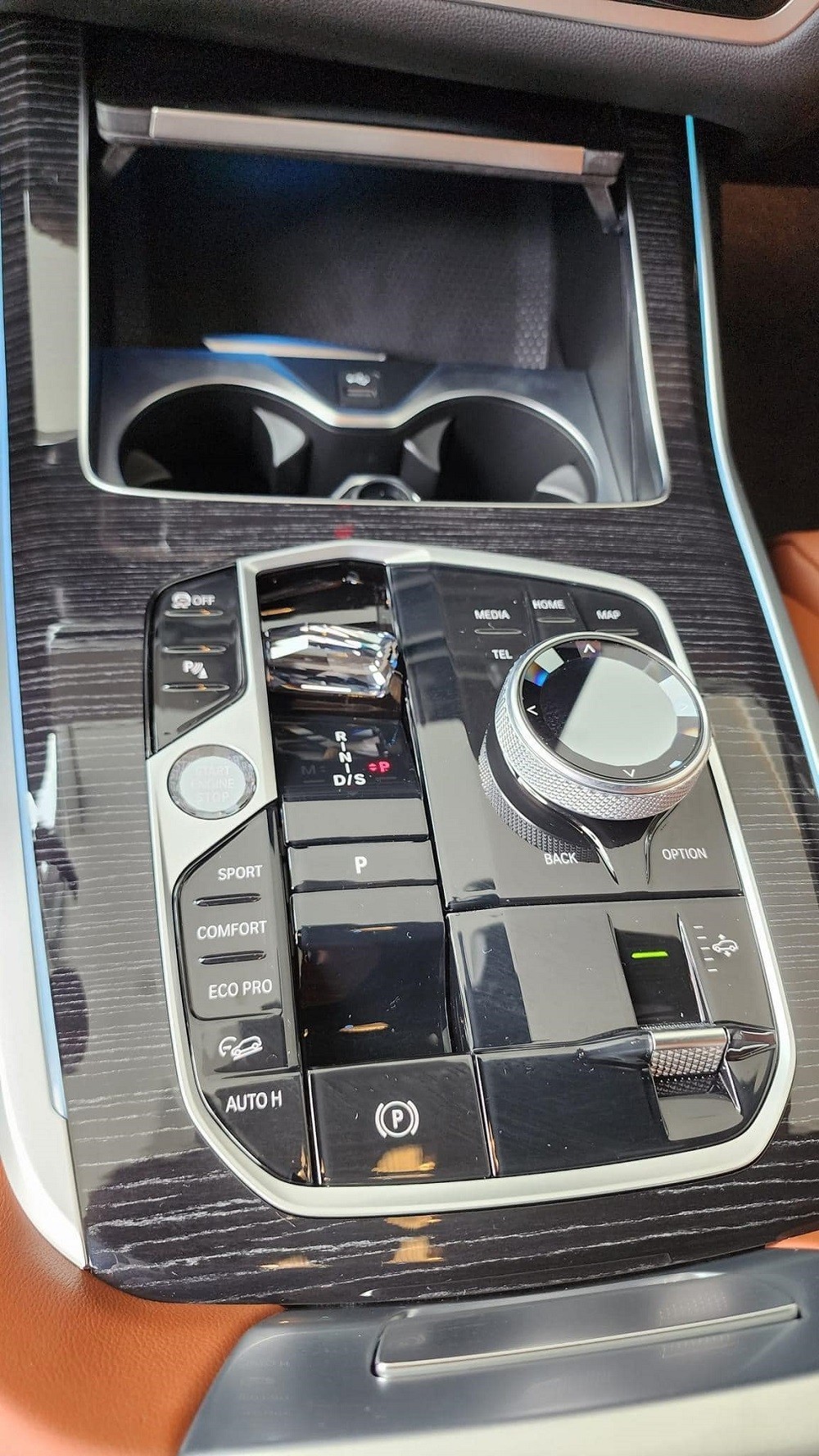 Cụm điều khiển trung tâm của BMW X7 LCI 2023 