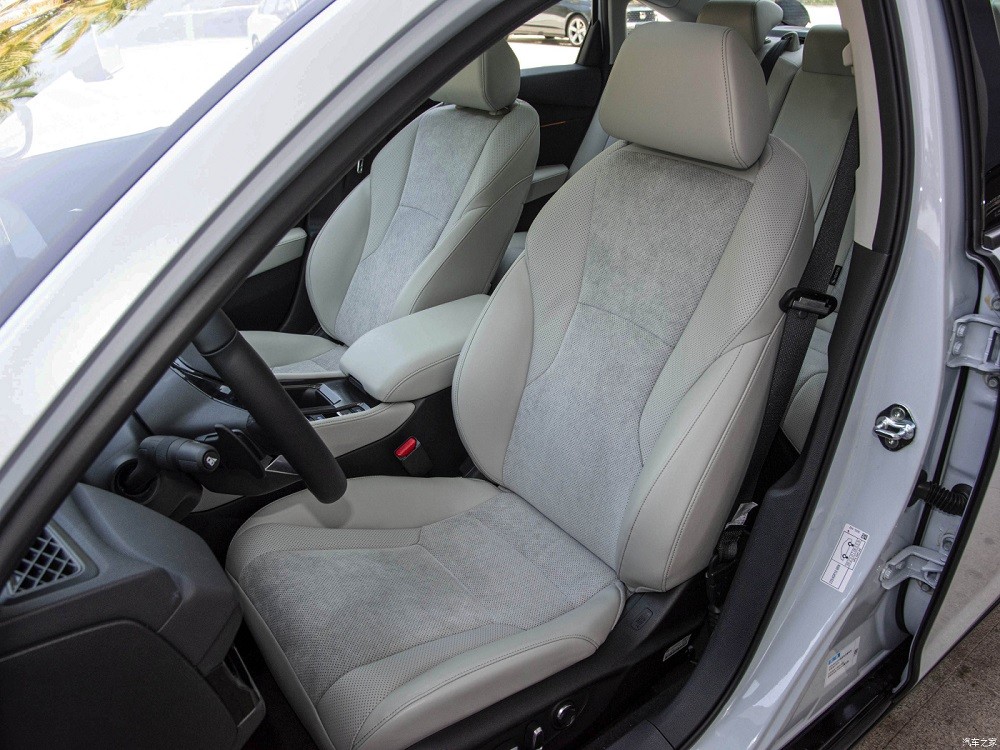 Ghế trước của Honda Accord e:PHEV 2023