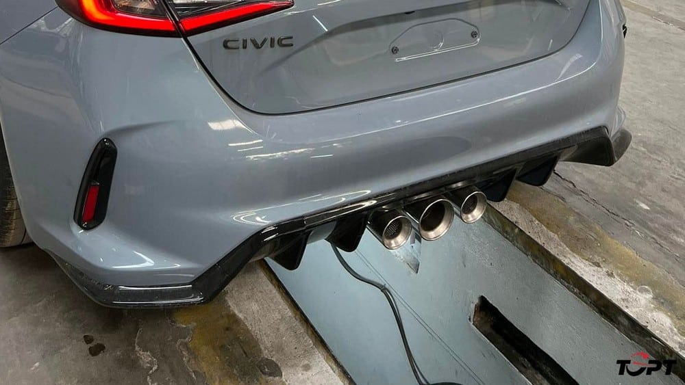 3 ống xả dưới cản sau của Honda Civic Type R 2023