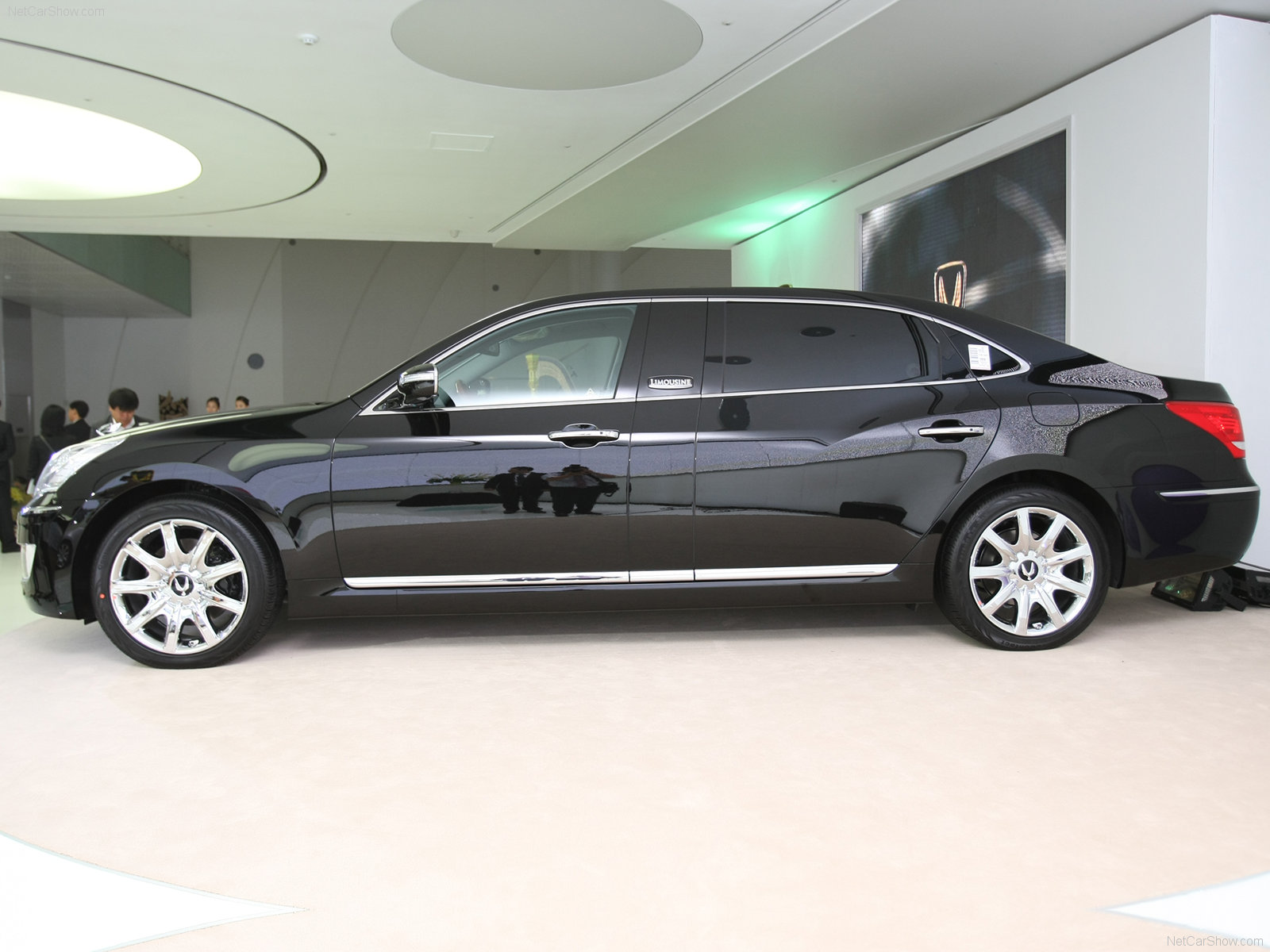 Hàng hiếm Hyundai Equus rao bán 1,4 tỷ: Người bán thổ lộ 'ngang ngửa Maybach, từng được Tổng thống Hàn sử dụng' - Ảnh 4.