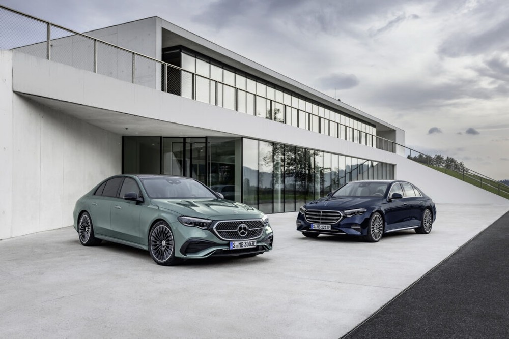 Mercedes-Benz E-Class 2024 có 2 kiểu thiết kế lưới tản nhiệt