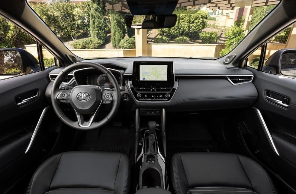 Nội thất của Toyota Corolla Cross Hybrid 2023 bản XSE