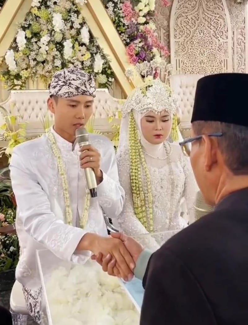 Hôn lễ của cặp đôi tại Indonesia diễn ra vào ngày 11/5
