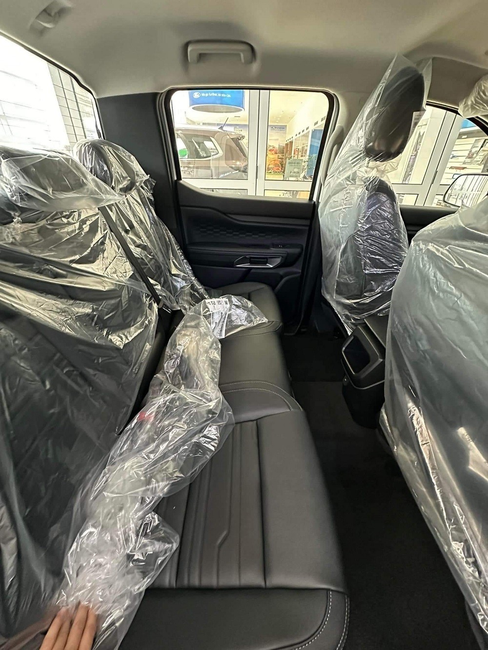 Hàng ghế sau của Ford Ranger Sport 2.0L 4x4 AT 2023 