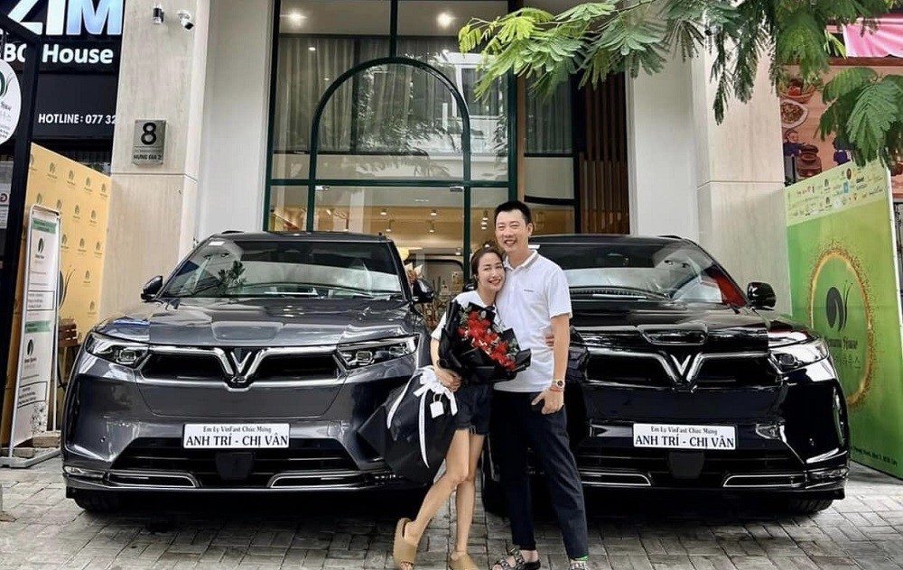 Vợ chồng Ốc Thanh Vân tiếp tục mua xe VinFast sau cặp đôi LUX A2.0 và LUX SA2.0