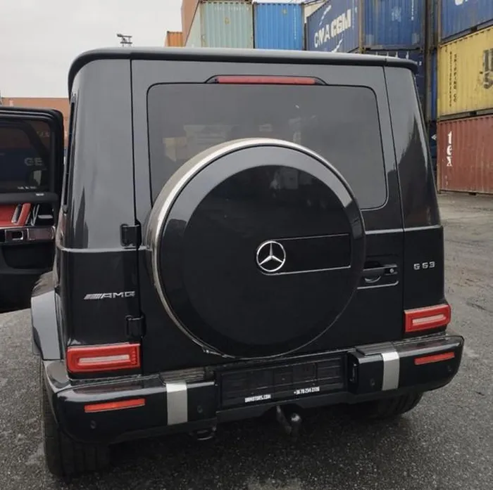 Chiếc SUV hàng hot Mercedes-AMG G63 bị "bỏ quên" ở cảng Hải Phòng. (Ảnh: GL)