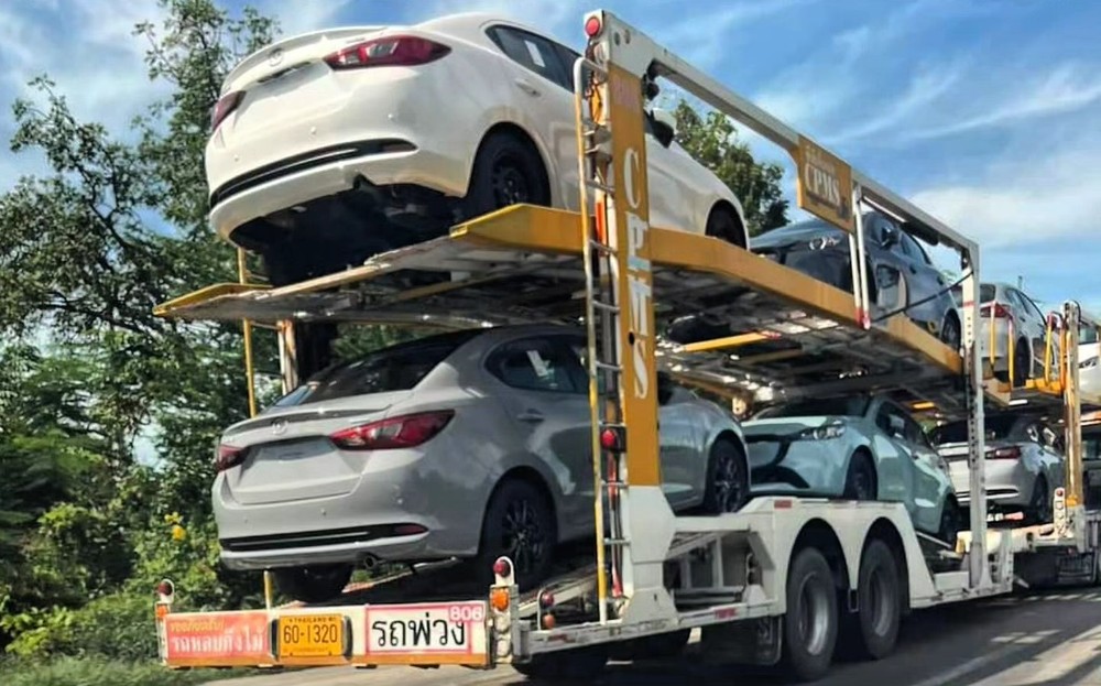 Mazda2 2023 bị bắt gặp trên đường phố Thái Lan trước khi ra mắt