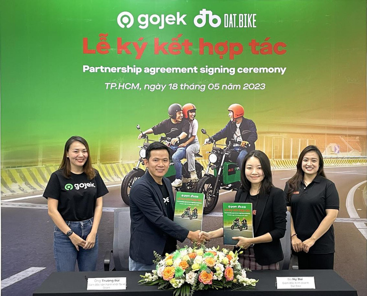 Gojek hợp tác Dat Bike đưa xe máy điện phục vụ vận chuyển hành khách - Ảnh 2.